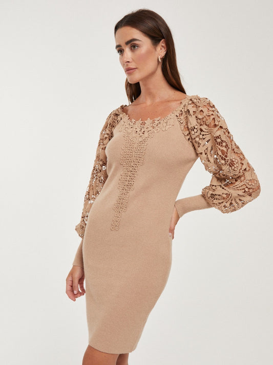 Vestido malha bordado