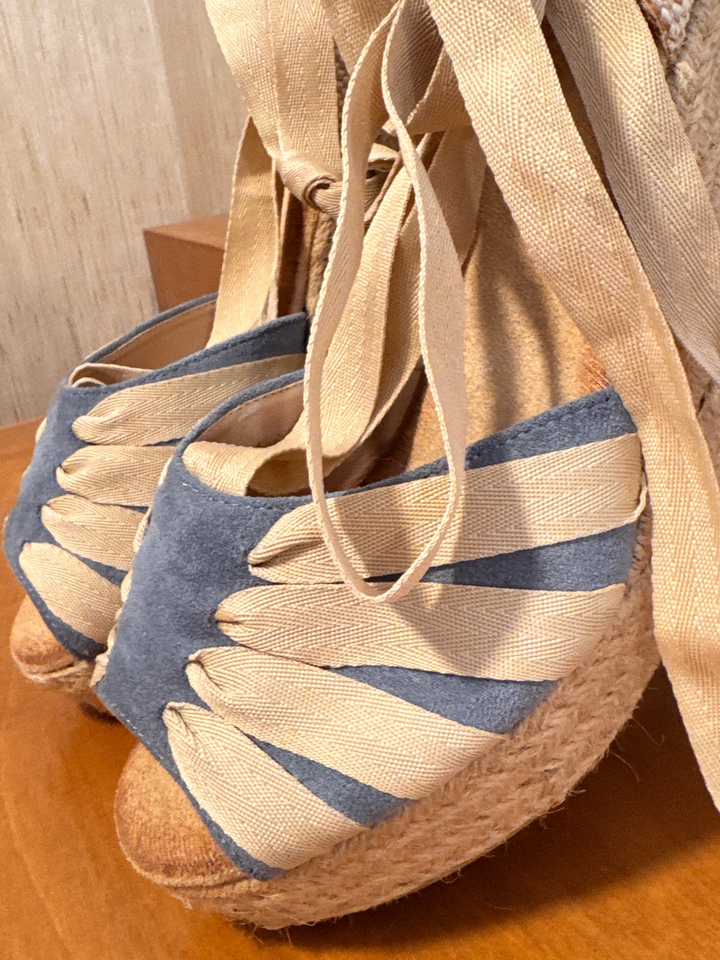 Cunhas entrelaçadas