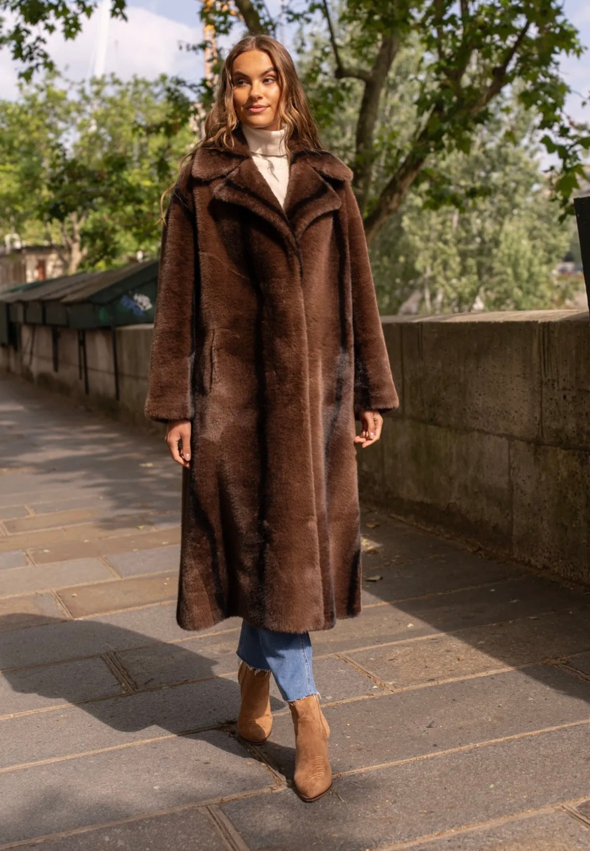 Long chocolat coat