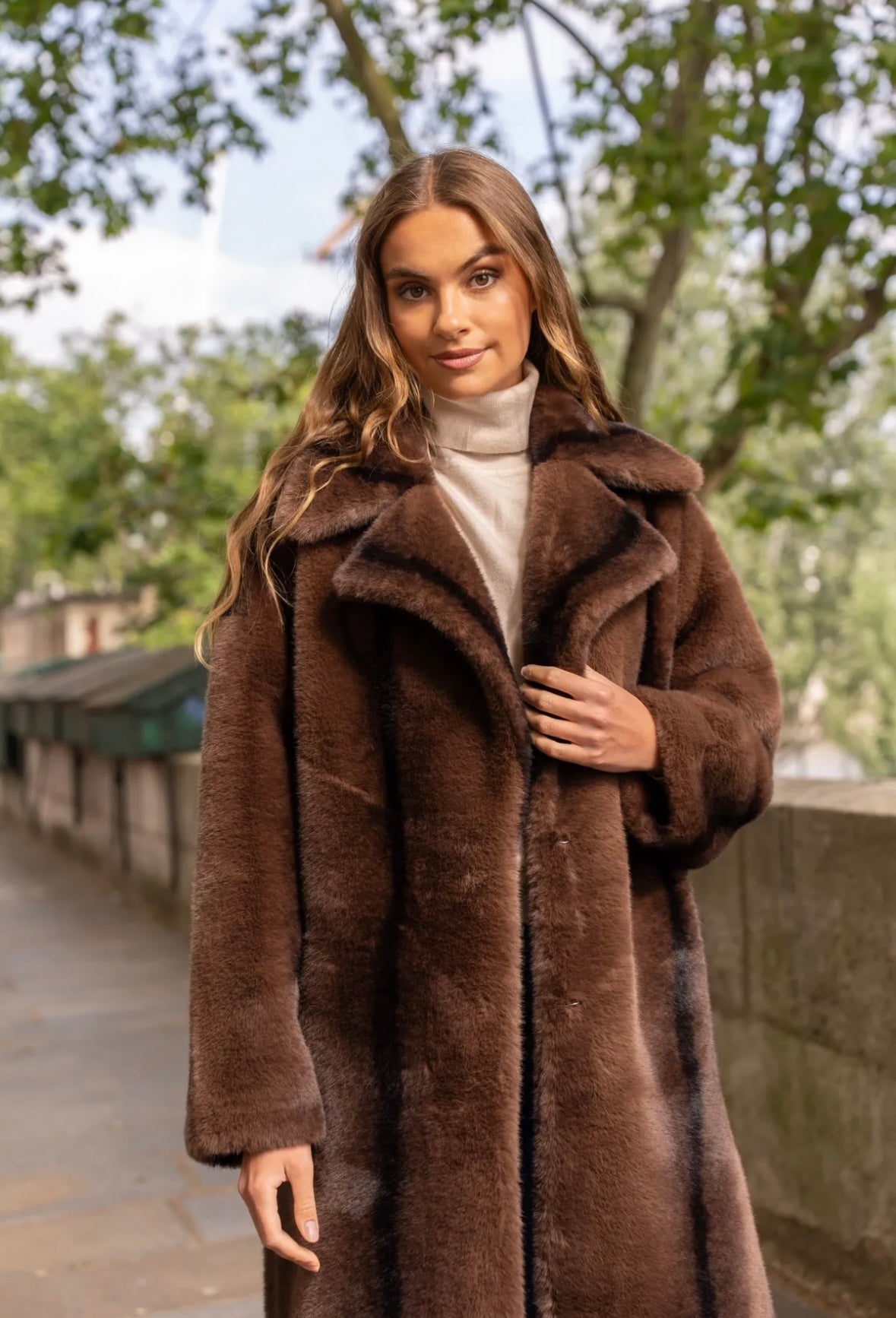Long chocolat coat