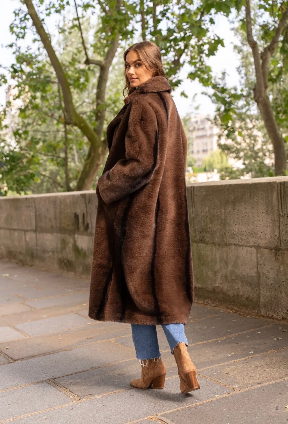 Long chocolat coat