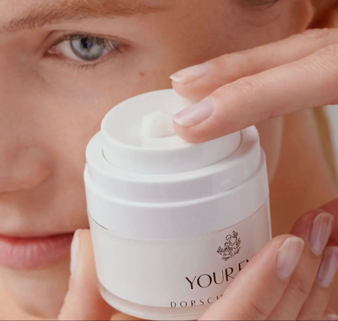 Seus olhos anti rugas e firmador do contorno ocular