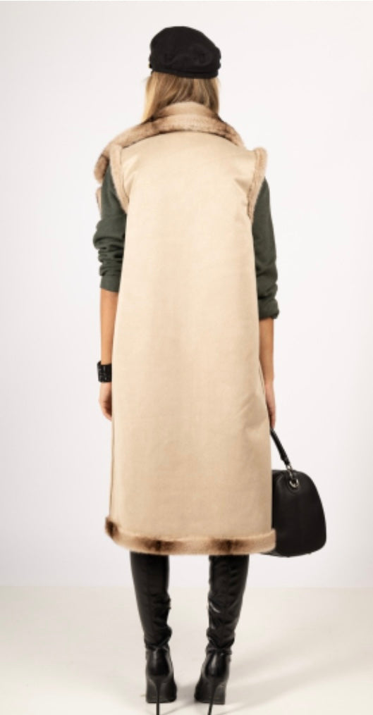 Reversible fur-effect coat