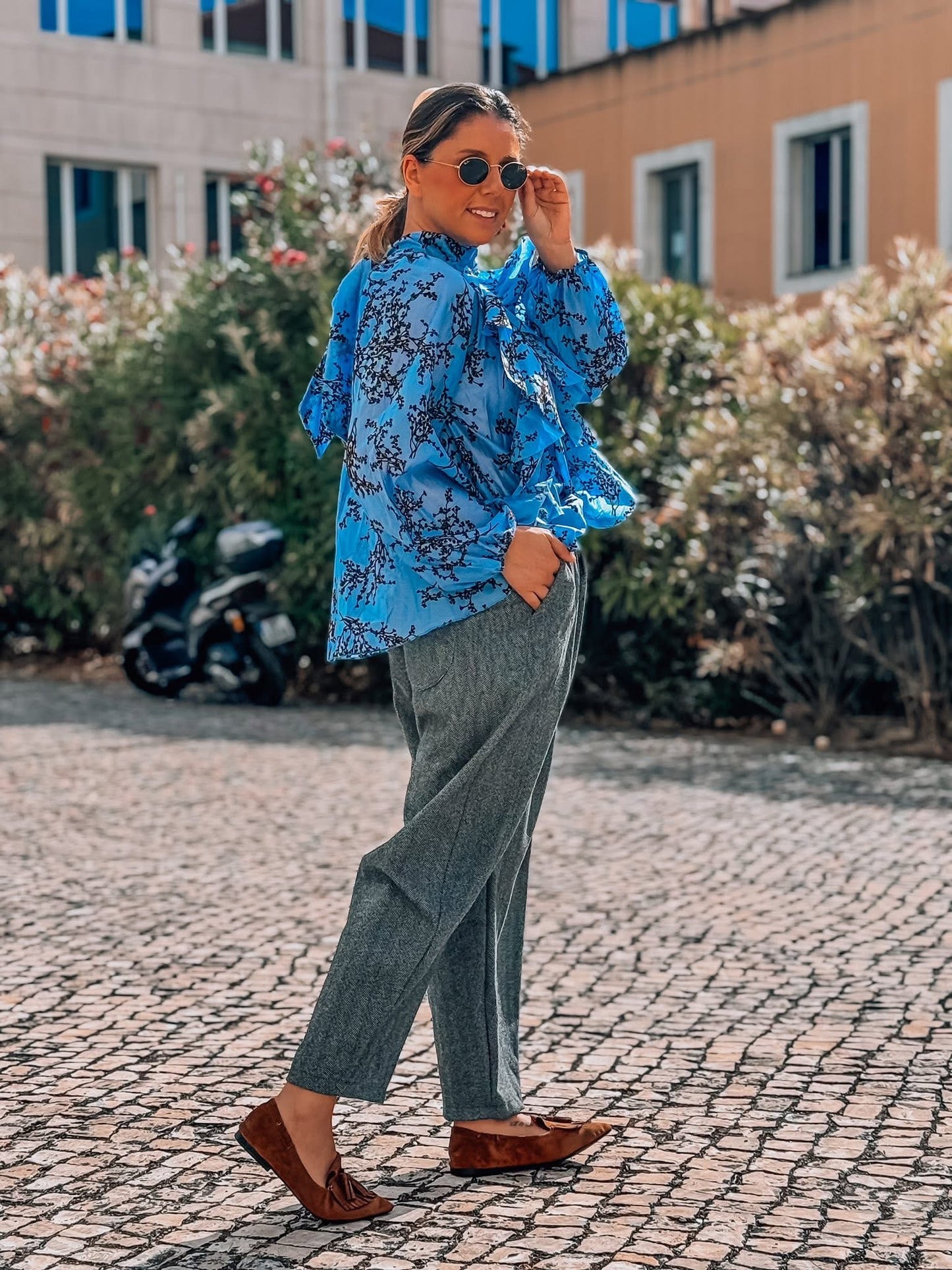 Camiseiro bordado veludo castanho