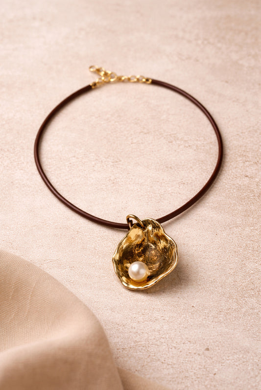Colar ostra dourada