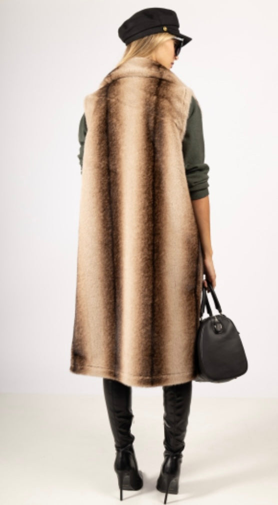 Reversible fur-effect coat