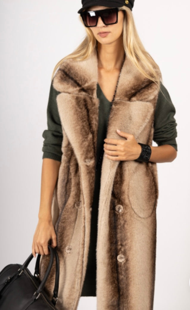 Reversible fur-effect coat