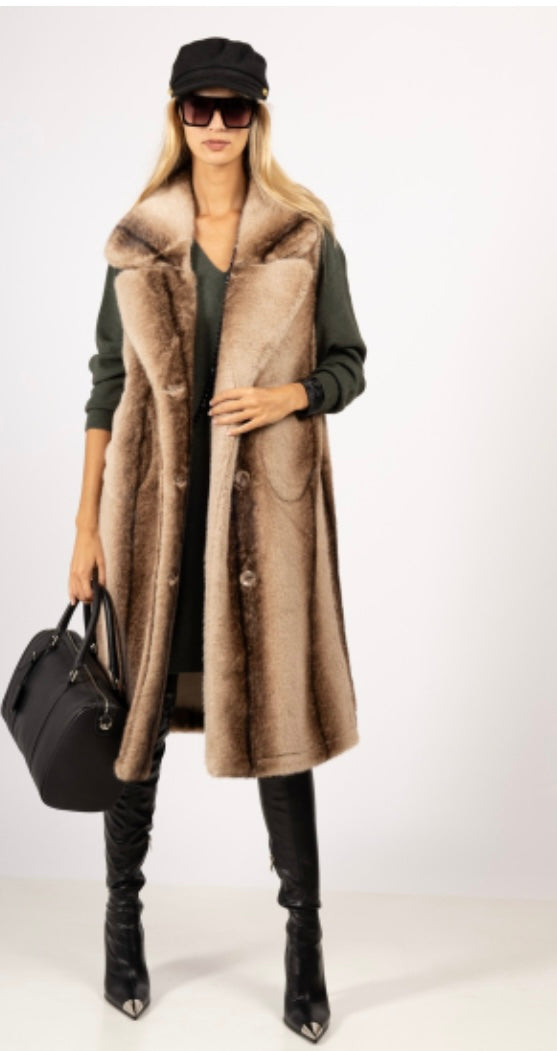 Reversible fur-effect coat